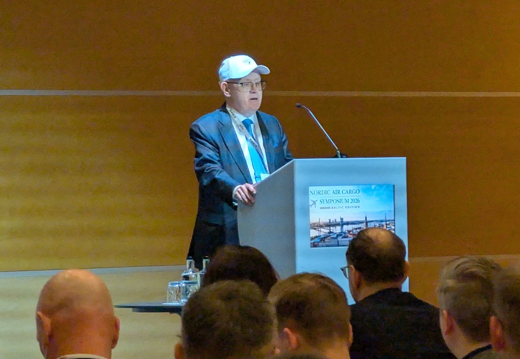 Simpozija galvenais organizētājs Lārss-Gunars Komens